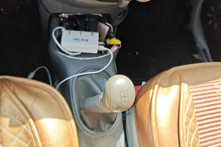 Used Nissan Sunny 2011 1.5XE Manual Comfort Edition Gear Lever