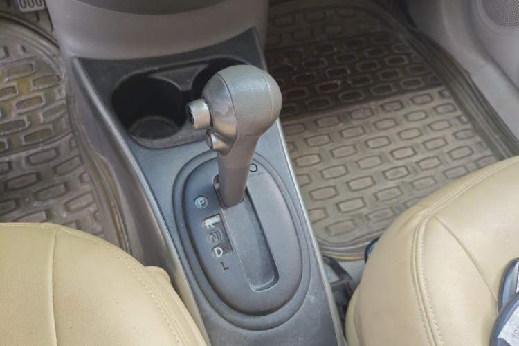 Used Nissan Sunny 2011 1.5XL CVT Luxury Edition Gear Lever
