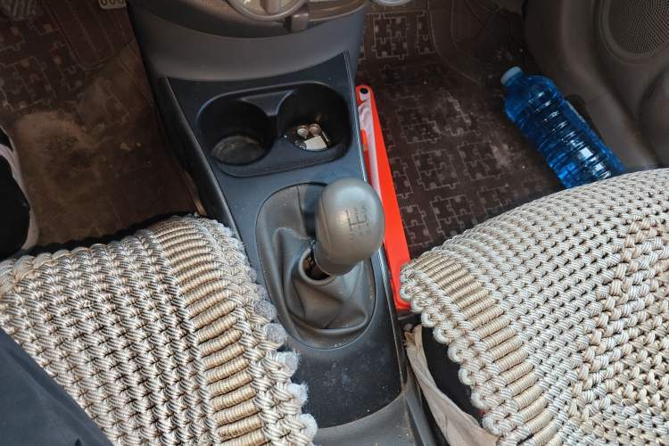 Used Nissan Sunny 2011 1.5XL Manual Deluxe Edition Gear Lever