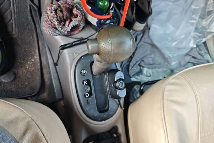 Used Nissan Sunny 2011 1.5XE CVT Comfort Edition Gear Lever