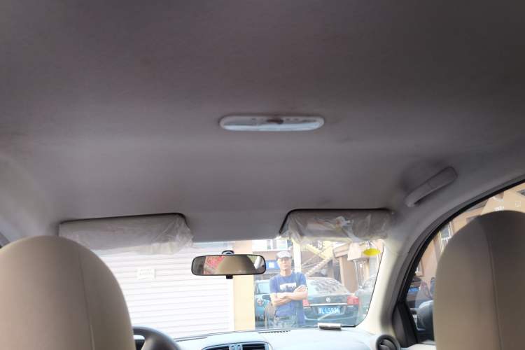 Used Nissan Sunny 2011 1.5XE Manual Comfort Edition Headliner
