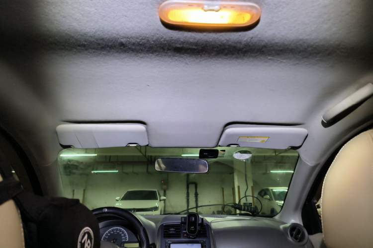 Used Nissan Sunny 2011 1.5XE Manual Comfort Edition Headliner