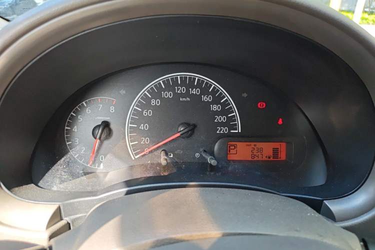 Used Nissan Sunny 2011 1.5XE CVT Comfort Edition Instrument Cluster