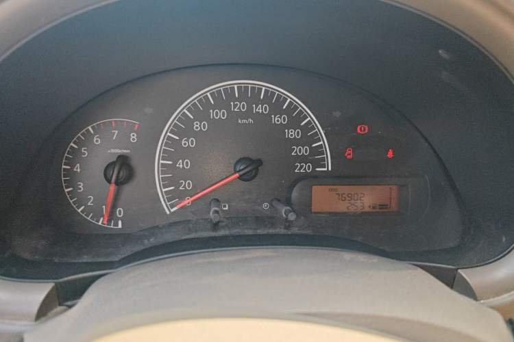 Used Nissan Sunny 2011 1.5XE Manual Comfort Edition Instrument Cluster