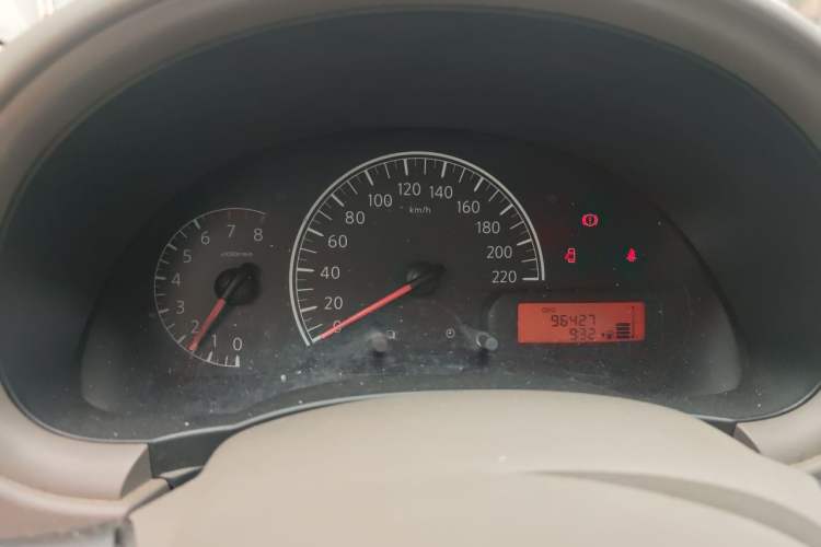 Used Nissan Sunny 2011 1.5XE Manual Comfort Edition Instrument Cluster