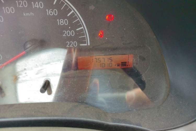 Used Nissan Sunny 2011 1.5XE Manual Comfort Edition Odometer Close Up
