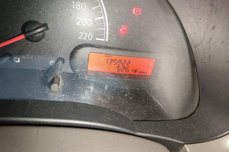 Used Nissan Sunny 2011 1.5XE Manual Comfort Edition Odometer Close Up