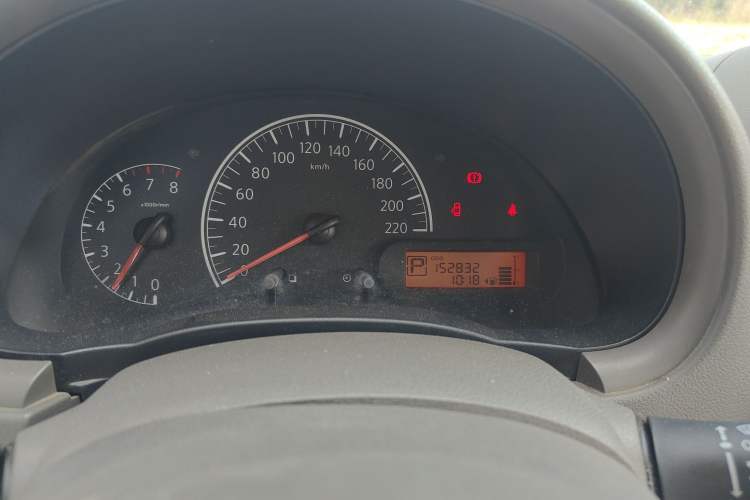 Used Nissan Sunny 2011 1.5XE CVT Comfort Edition Odometer Close Up