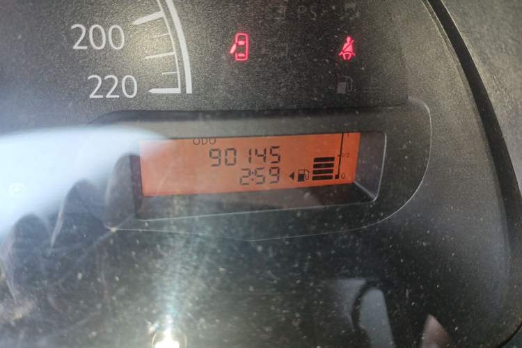 Used Nissan Sunny 2011 1.5XE Manual Comfort Edition Odometer Close Up