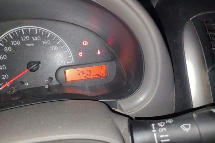 Used Nissan Sunny 2011 1.5XE Manual Comfort Edition Odometer Close Up