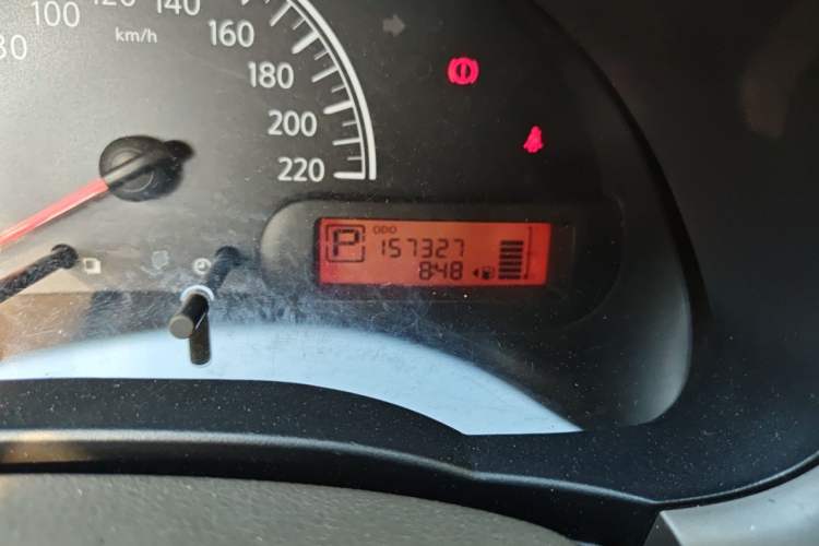 Used Nissan Sunny 2011 1.5XE CVT Comfort Edition Odometer Close Up