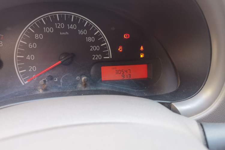 Used Nissan Sunny 2011 1.5XE Manual Comfort Edition Odometer Close Up