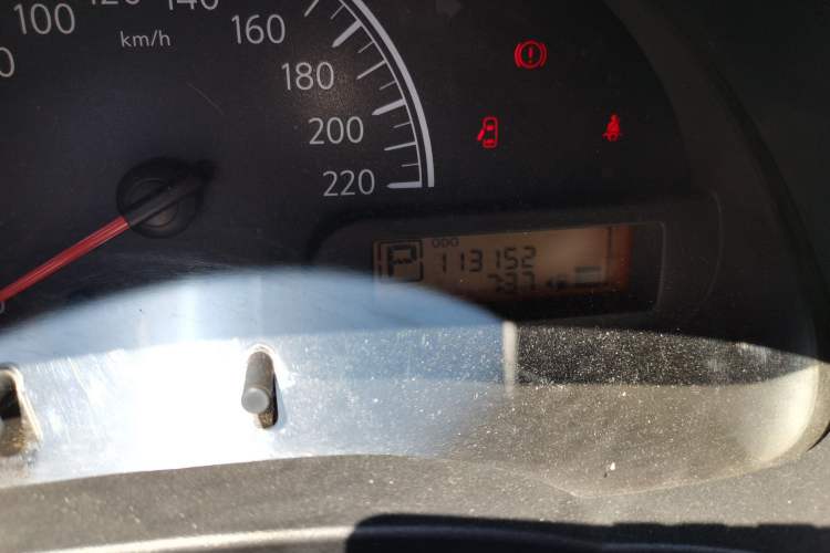 Used Nissan Sunny 2011 1.5XE CVT Comfort Edition Odometer Close Up