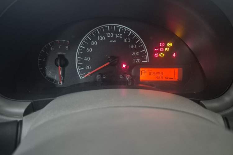 Used Nissan Sunny 2011 1.5XE CVT Comfort Edition Odometer Close Up