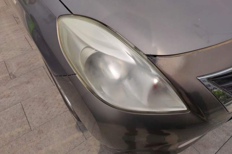 Used Nissan Sunny 2011 1.5XE Manual Comfort Edition Right Front Headlight