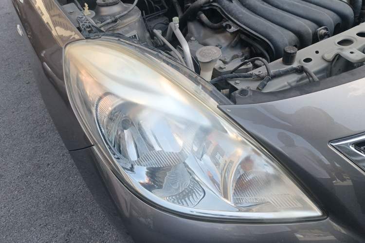 Used Nissan Sunny 2011 1.5XE Manual Comfort Edition Right Front Headlight