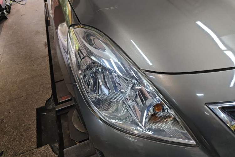 Used Nissan Sunny 2011 1.5XE CVT Comfort Edition Right Front Headlight