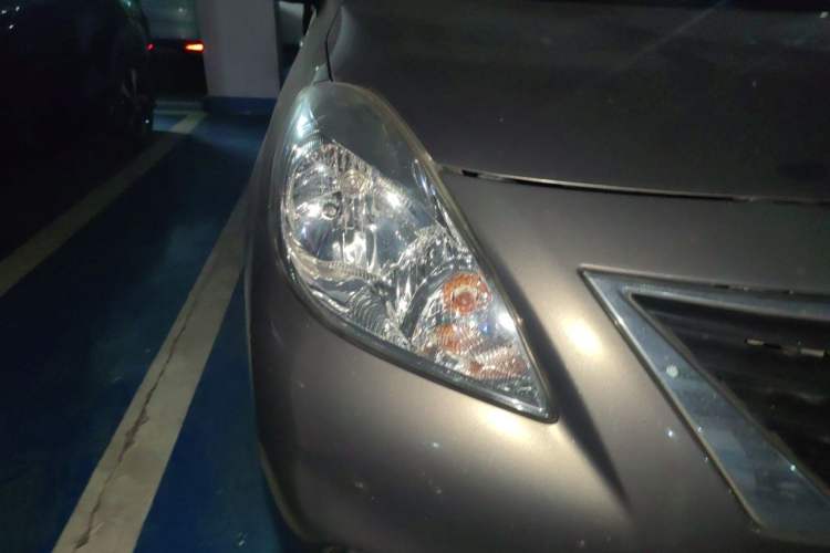 Used Nissan Sunny 2011 1.5XE Manual Comfort Edition Right Front Headlight