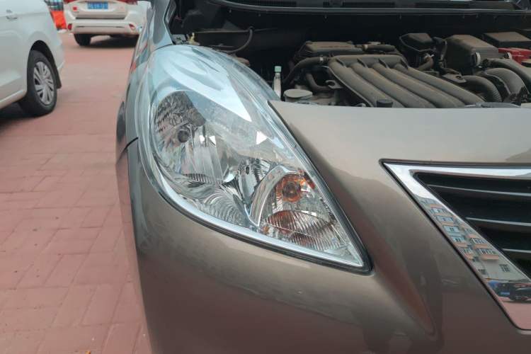 Used Nissan Sunny 2011 1.5XE CVT Comfort Edition Right Front Headlight
