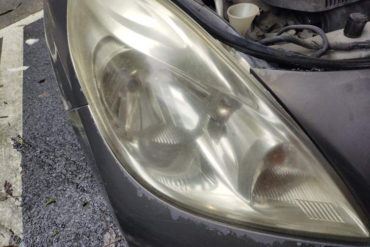 Used Nissan Sunny 2011 1.5XL Manual Deluxe Edition Right Front Headlight