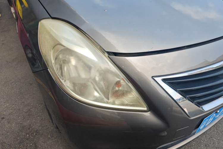 Used Nissan Sunny 2011 1.5XE Manual Comfort Edition Right Front Headlight