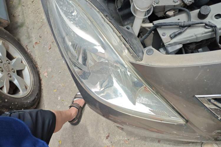Used Nissan Sunny 2011 1.5XE CVT Comfort Edition Right Front Headlight