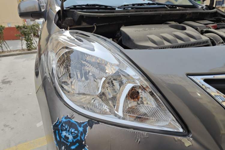 Used Nissan Sunny 2011 1.5XV Manual Luxury Edition Right Front Headlight