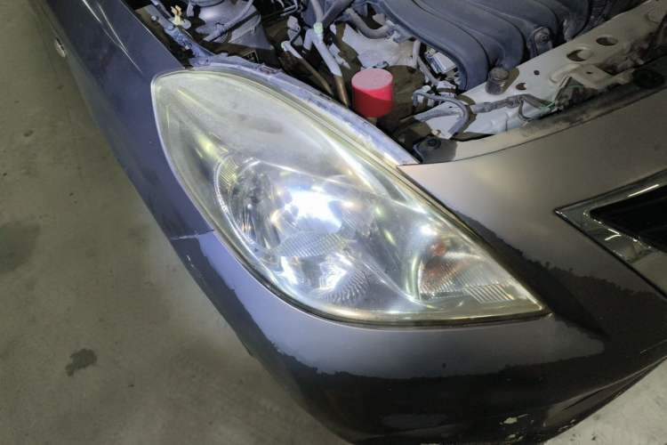 Used Nissan Sunny 2011 1.5XE Manual Comfort Edition Right Front Headlight