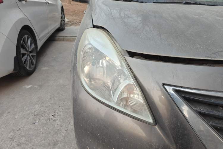 Used Nissan Sunny 2011 1.5XL Manual Deluxe Edition Right Front Headlight