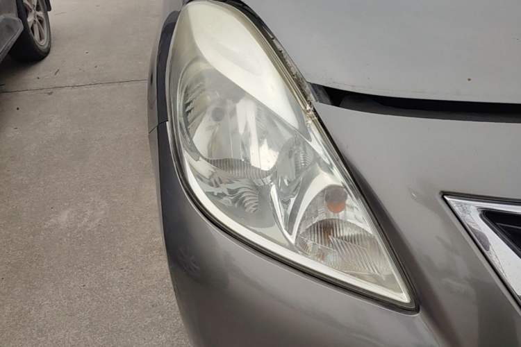 Used Nissan Sunny 2011 1.5XE CVT Comfort Edition Right Front Headlight