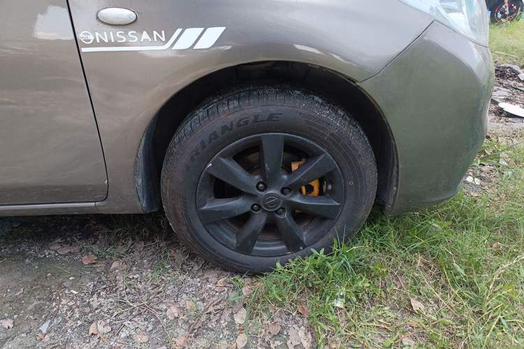 Used Nissan Sunny 2011 1.5XL CVT Luxury Edition Right Front Wheel Hub