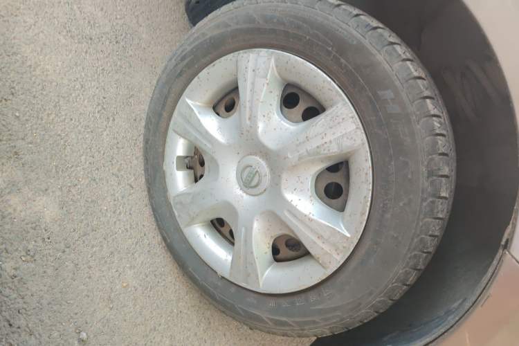 Used Nissan Sunny 2011 1.5XE CVT Comfort Edition Right Front Wheel Hub