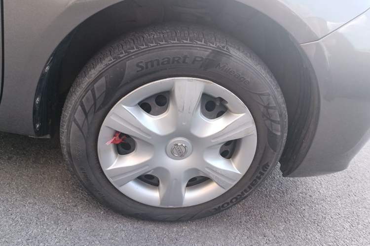 Used Nissan Sunny 2011 1.5XE Manual Comfort Edition Right Front Wheel Hub