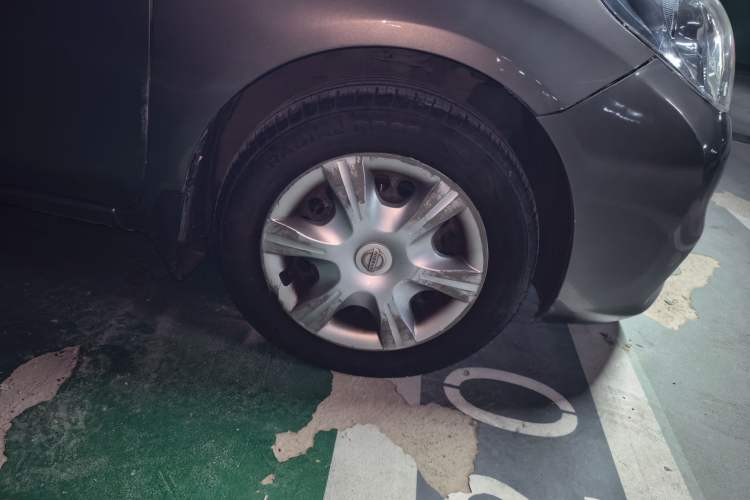 Used Nissan Sunny 2011 1.5XE CVT Comfort Edition Right Front Wheel Hub
