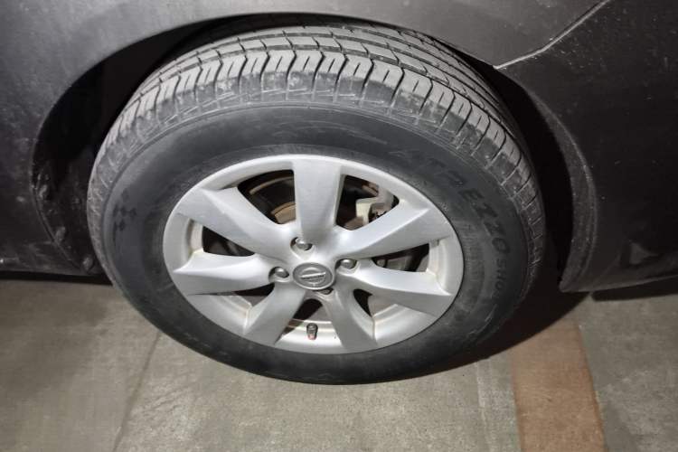 Used Nissan Sunny 2011 1.5XL CVT Luxury Edition Right Front Wheel Hub