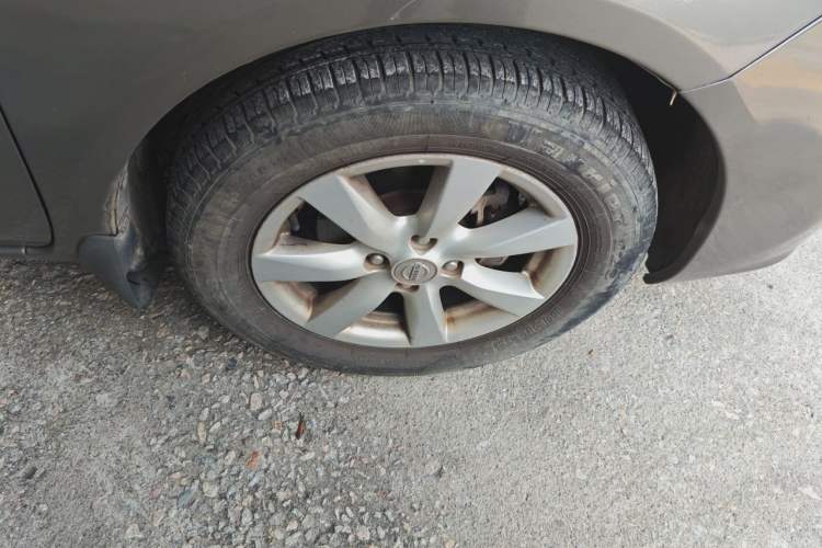 Used Nissan Sunny 2011 1.5XL CVT Luxury Edition Right Front Wheel Hub
