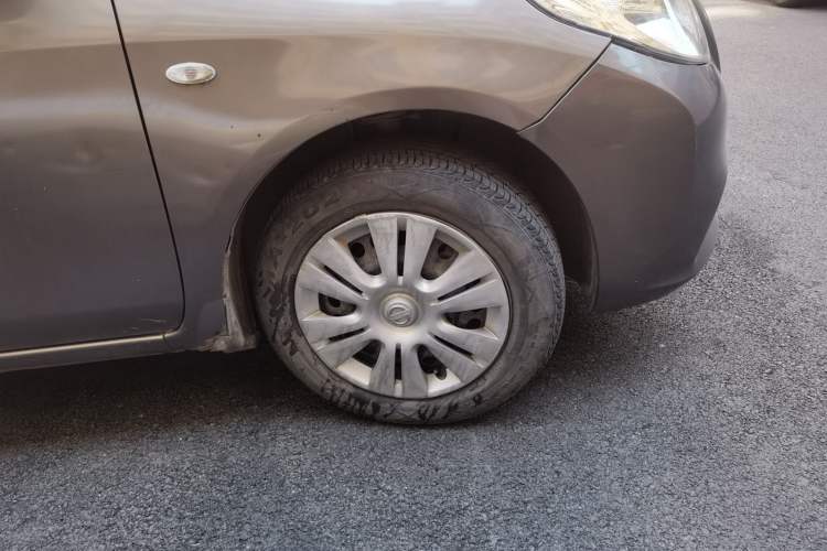 Used Nissan Sunny 2011 1.5XE Manual Comfort Edition Right Front Wheel Hub