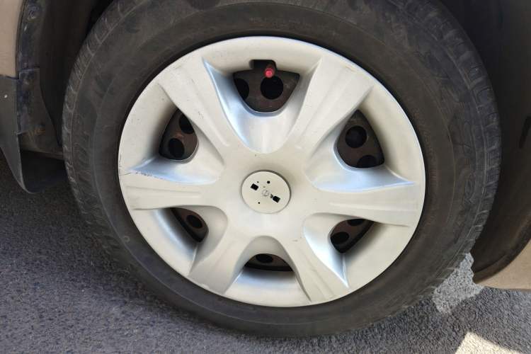 Used Nissan Sunny 2011 1.5XE Manual Comfort Edition Right Front Wheel Hub