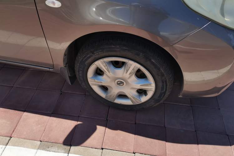 Used Nissan Sunny 2011 1.5XE CVT Comfort Edition Right Front Wheel Hub