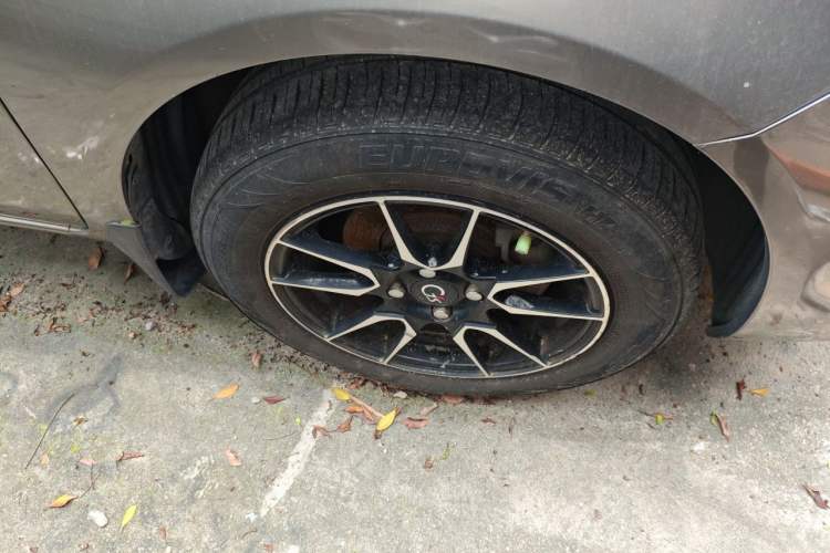 Used Nissan Sunny 2011 1.5XE CVT Comfort Edition Right Front Wheel Hub