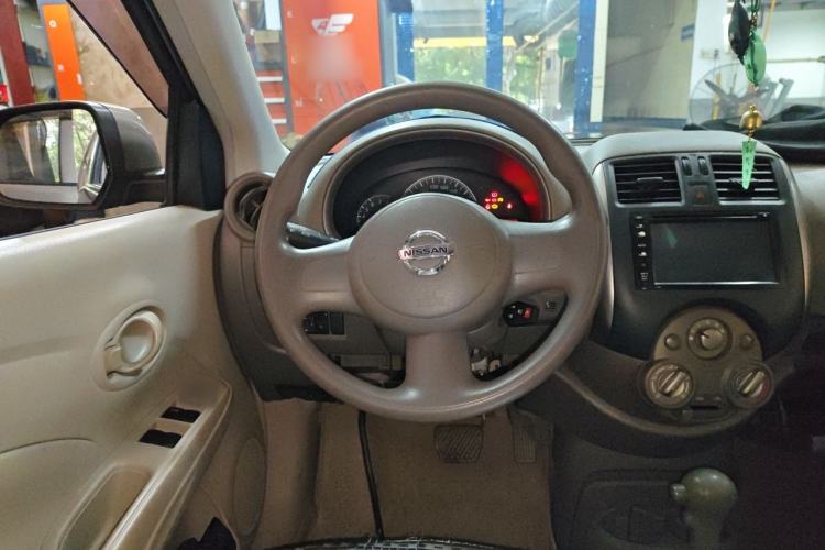 Used Nissan Sunny 2011 1.5XE CVT Comfort Edition Steering Wheel