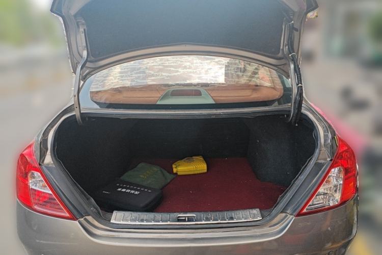 Used Nissan Sunny 2011 1.5XE Manual Comfort Edition Trunk