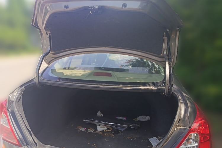Used Nissan Sunny 2011 1.5XE CVT Comfort Edition Trunk