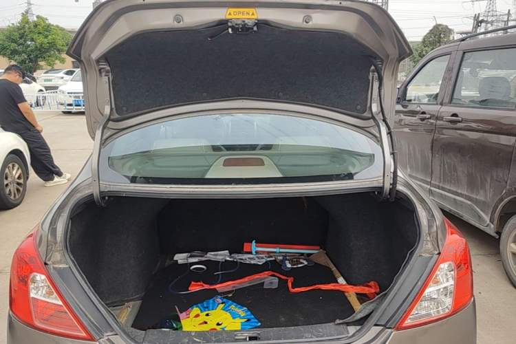 Used Nissan Sunny 2011 1.5XE CVT Comfort Edition Trunk