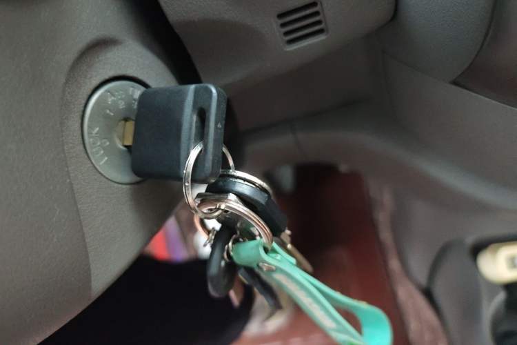 Used Nissan Sunny 2011 1.5XE CVT Comfort Edition Vehicle Key