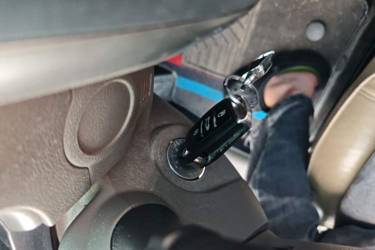 Used Nissan Sunny 2011 1.5XE CVT Comfort Edition Vehicle Key