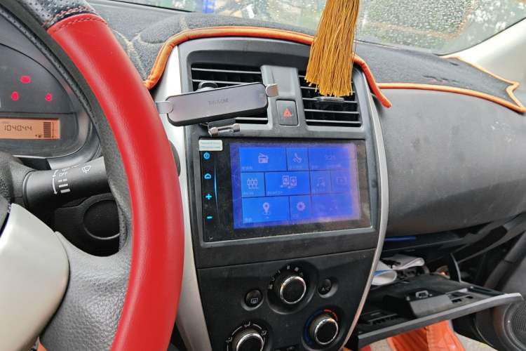 Used Nissan Sunny 2014 1.5XE Manual Elite Edition Audio And AC Panel