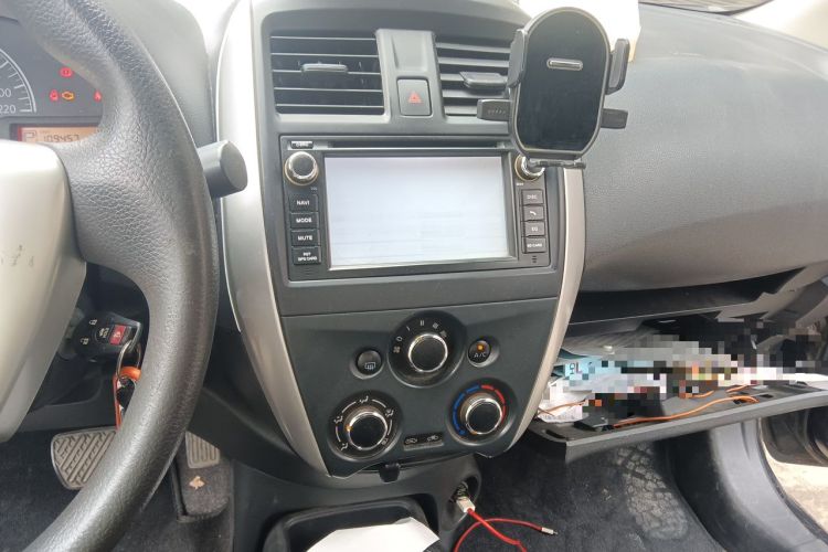 Used Nissan Sunny 2014 1.5XE CVT Elite Edition Audio And AC Panel