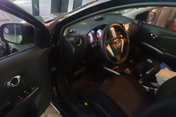 Used Nissan Sunny 2014 1.5XL Manual Deluxe Edition Driver Seat