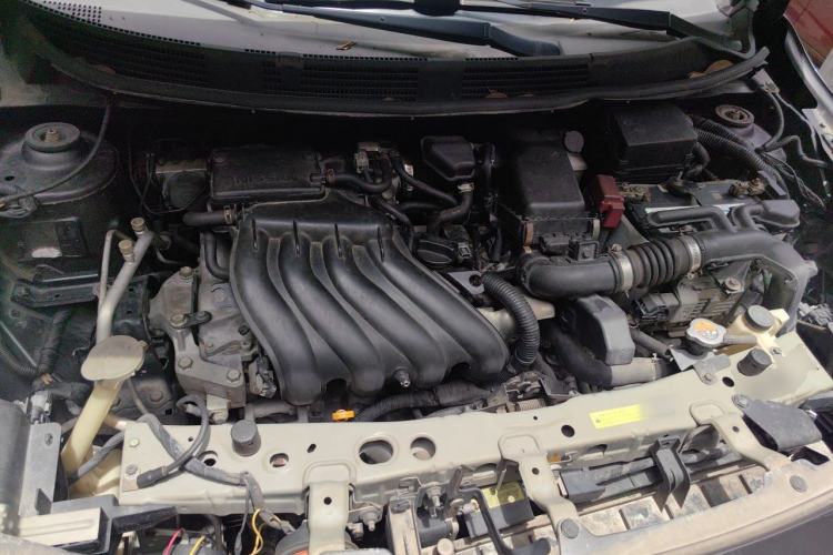 Used Nissan Sunny 2014 1.5XE CVT Elite Edition Engine Bay